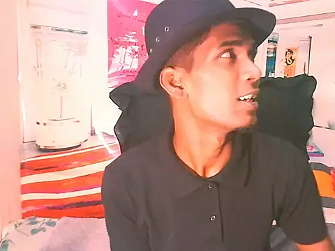 Snapshot of IndianThuggin chatting on November 28, 2025, 5:04 pm IndianThuggin online show from November 28, 2025, 5:04 pm