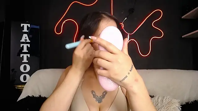 Emma sweet hot online show from April 10, 2026, 4:23 pm