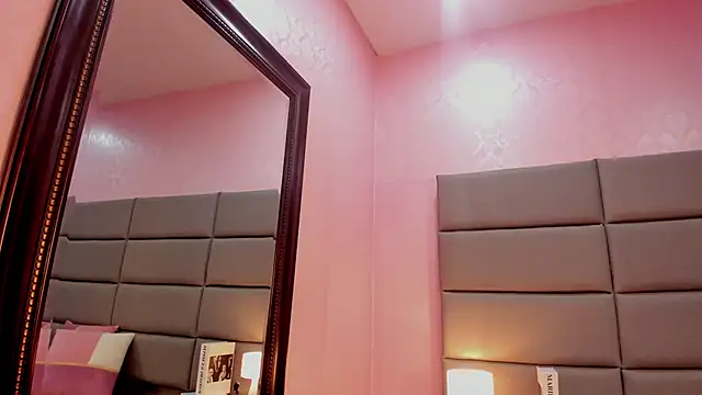 Snapshot of Isabella_Marsh chatting on October 30, 2025, 12:39 pm Isabella Marsh online show from October 30, 2025, 12:39 pm