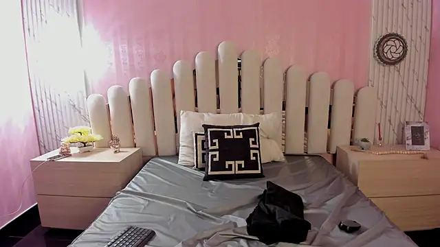 Snapshot of Isabella_Marsh chatting on November 4, 2025, 12:04 pm Isabella Marsh online show from November 4, 2025, 12:04 pm