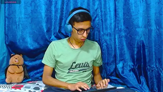 DavTwink3100 online show from March 4, 2026, 1:33 am