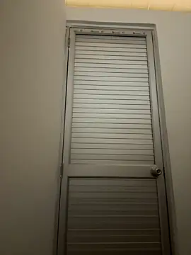 valeriahornier online show from March 19, 2026, 2:37 am