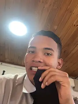 Danielalois online show from February 11, 2026, 10:15 pm