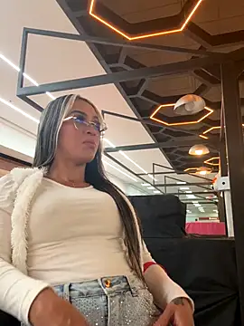 Snapshot of KIMBERLYPULIDO chatting on October 30, 2025, 2:24 am KIMBERLYPULIDO online show from October 30, 2025, 2:24 am