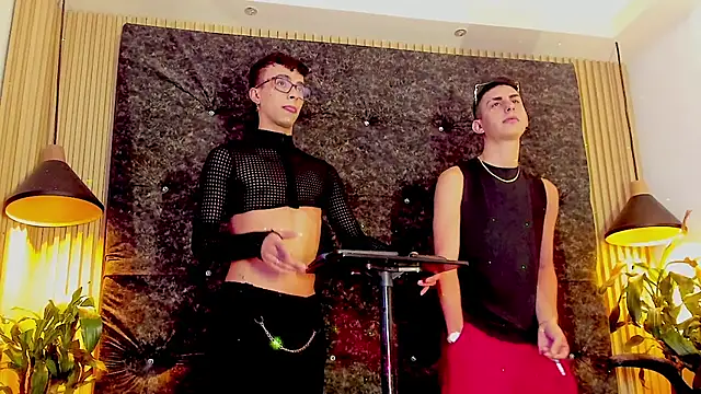 Snapshot of the_fenix_boy chatting on October 28, 2025, 5:11 am the fenix boy online show from October 28, 2025, 5:11 am