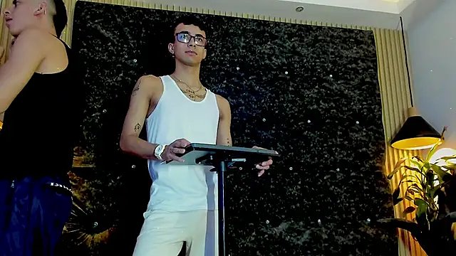 Snapshot of the_fenix_boy chatting on October 29, 2025, 9:27 pm the fenix boy online show from October 29, 2025, 9:27 pm