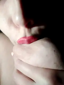 Loveyoudearxq online show from November 24, 2025, 1:55 pm