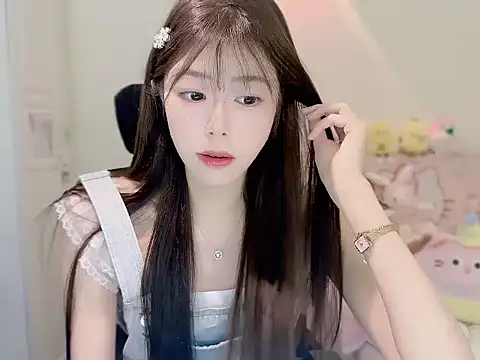 Snapshot of Onecutelittle chatting on October 28, 2025, 6:06 am Onecutelittle online show from October 28, 2025, 6:06 am