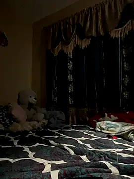 Snapshot of chocolatestrawberrydips chatting on December 20, 2025, 5:14 am chocolatestrawberrydips online show from December 20, 2025, 5:14 am