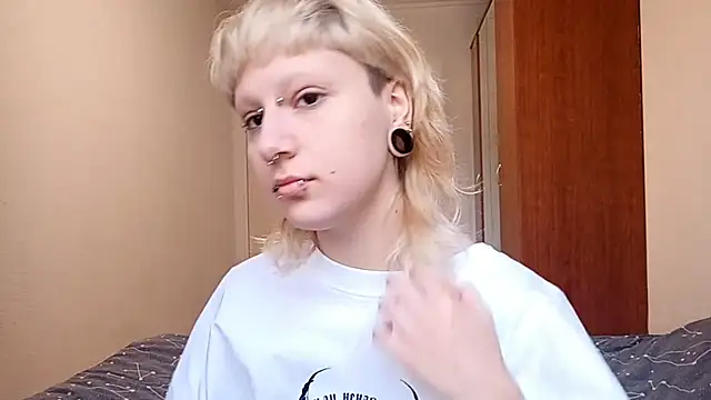 Snapshot of VetaBeghtol chatting on October 31, 2025, 12:06 pm VetaBeghtol online show from October 31, 2025, 12:06 pm