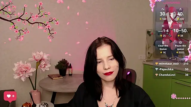 Mell Hyees online show from November 14, 2025, 4:06 pm