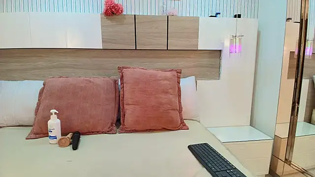 Kaoriabyss  online show from February 5, 2026, 6:45 pm