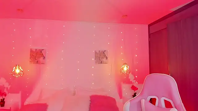 Snapshot of cherryvixen_ chatting on October 28, 2025, 6:17 am cherryvixen online show from October 28, 2025, 6:17 am