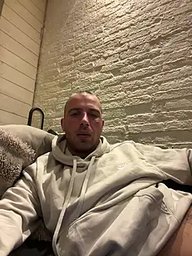 Rotteei1 online show from March 10, 2026, 9:09 pm