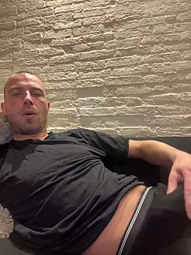 Rotteei1 online show from March 14, 2026, 7:25 am