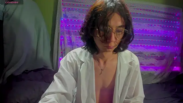 najimi uwu online show from November 7, 2025, 3:01 pm