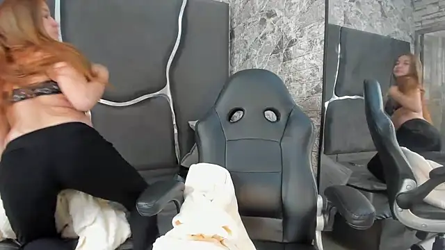 Lisa Dunt online show from November 9, 2025, 2:48 pm