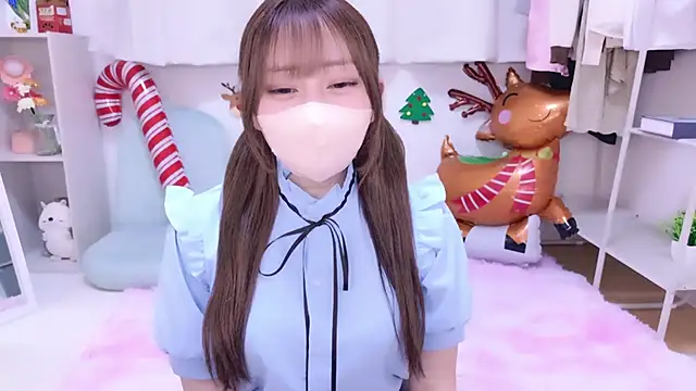 shiyu xx online show from December 19, 2025, 9:49 am