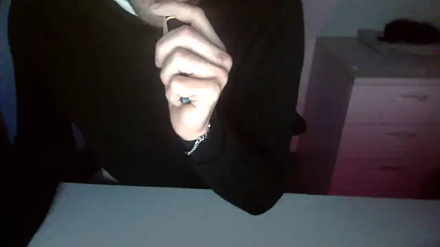 Snapshot of topg84 chatting on December 21, 2025, 4:36 pm topg84 online show from December 21, 2025, 4:36 pm