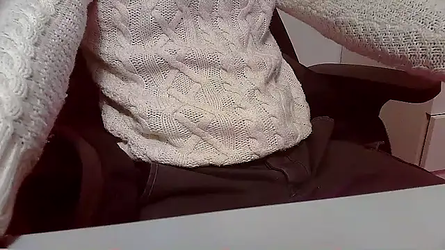 Snapshot of topg84 chatting on January 6, 2026, 5:38 pm topg84 online show from January 6, 2026, 5:38 pm