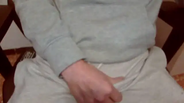 Snapshot of topg84 chatting on February 28, 2026, 5:25 pm topg84 online show from February 28, 2026, 5:25 pm