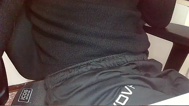 Snapshot of topg84 chatting on March 4, 2026, 7:09 pm topg84 online show from March 4, 2026, 7:09 pm