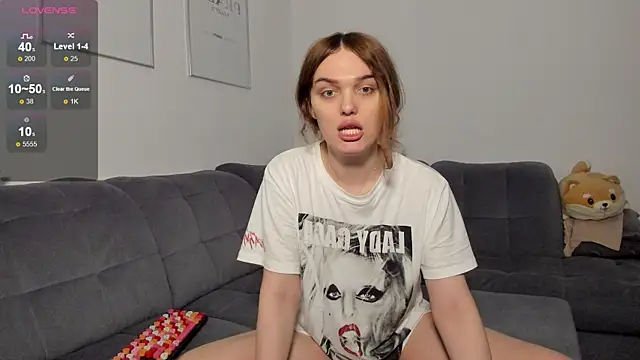 Snapshot of EmiliaRhodes chatting on May 14, 2026, 7:20 pm EmiliaRhodes online show from May 14, 2026, 7:20 pm