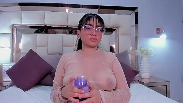 afroditablake online show from October 29, 2025, 3:42 am