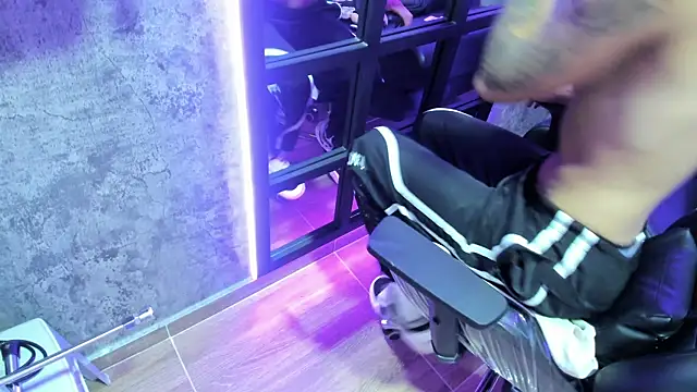 ArohomLester online show from January 18, 2026, 5:06 pm