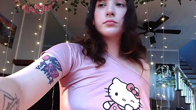 Trickylucy555 online show from May 30, 2026, 11:46 pm