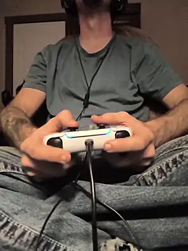 Snapshot of SirDirty34 chatting on December 4, 2025, 3:27 am SirDirty34 online show from December 4, 2025, 3:27 am