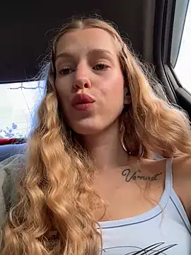 kira mia online show from July 28, 2026, 4:39 pm