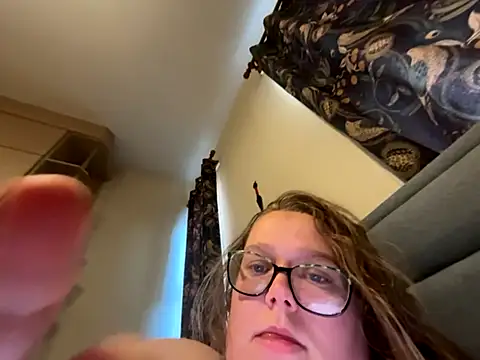 Scarletcum22 online show from October 30, 2025, 7:43 am