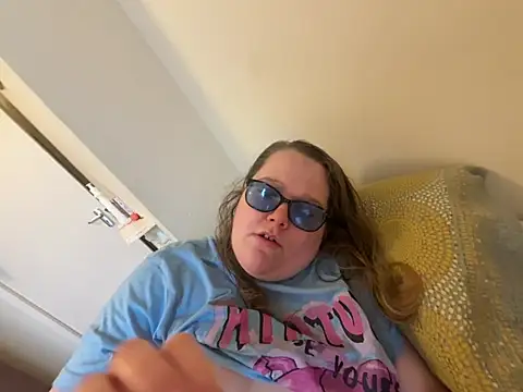 Snapshot of Scarletcum22 chatting on February 7, 2026, 9:35 am Scarletcum22 online show from February 7, 2026, 9:35 am