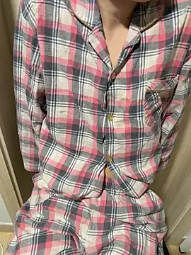 jihoooon 00 online show from April 4, 2026, 1:08 pm