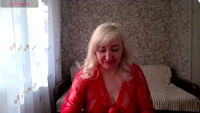 Snapshot of LadyKriss chatting on May 5, 2026, 3:47 am LadyKriss online show from May 5, 2026, 3:47 am