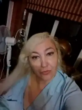 Snapshot of LadyKriss chatting on May 23, 2026, 7:18 pm LadyKriss online show from May 23, 2026, 7:18 pm