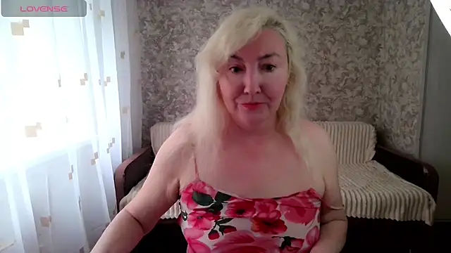 Snapshot of LadyKriss chatting on May 29, 2026, 3:48 am LadyKriss online show from May 29, 2026, 3:48 am