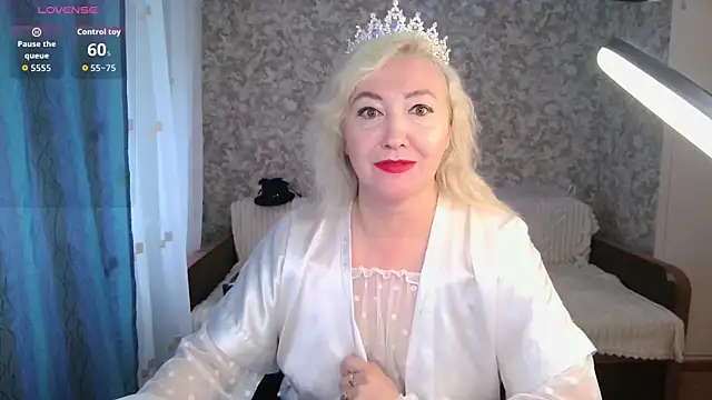 LadyKriss online show from July 10, 2026, 4:17 am