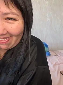 Snapshot of Love__Mom chatting on November 14, 2025, 5:50 am Love Mom online show from November 14, 2025, 5:50 am