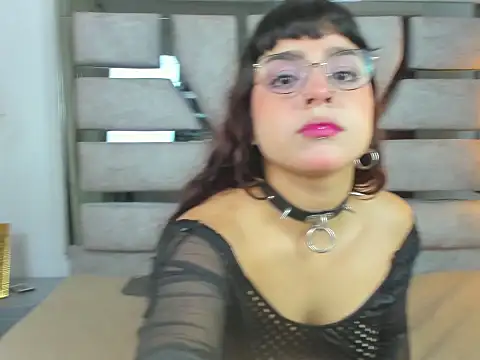 Snapshot of Mindy_Star_ chatting on November 6, 2025, 1:12 pm Mindy Star online show from November 6, 2025, 1:12 pm