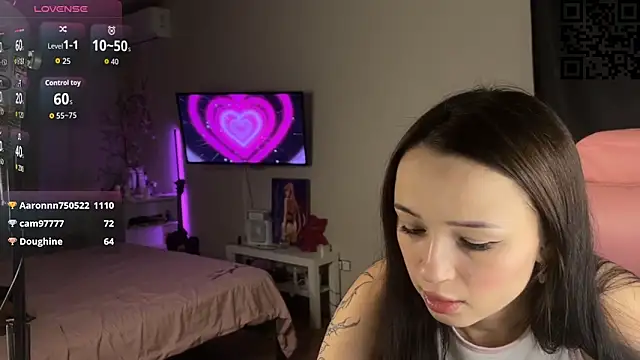 Snapshot of ella_simons chatting on November 28, 2025, 12:02 am ella simons online show from November 28, 2025, 12:02 am