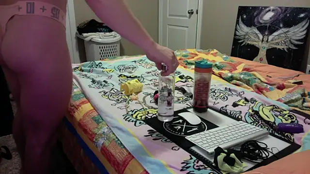 LSDsexslave online show from July 28, 2026, 1:01 am