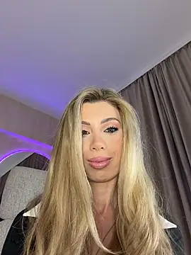 Snapshot of KaylaBenz chatting on January 16, 2026, 9:19 pm KaylaBenz online show from January 16, 2026, 9:19 pm