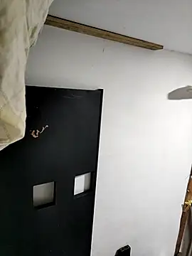 LyliaWood online show from November 9, 2025, 8:18 pm