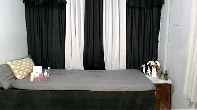 Snapshot of yourhottestzoey chatting on October 25, 2025, 3:07 pm yourhottestzoey online show from October 25, 2025, 3:07 pm