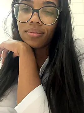 raphaelasoares online show from November 17, 2025, 6:41 am