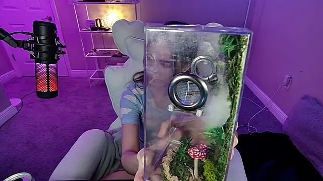 Snapshot of AngieFae_ chatting on November 27, 2025, 1:07 am AngieFae online show from November 27, 2025, 1:07 am