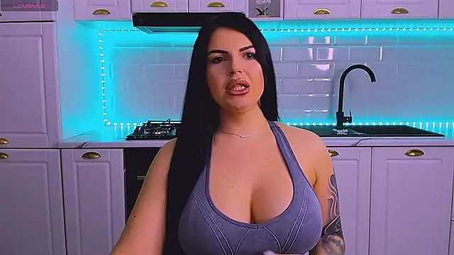 RheaLynn online show from March 25, 2026, 9:32 pm