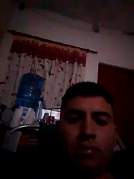 Snapshot of Achi09 chatting on October 28, 2025, 1:42 am Achi09 online show from October 28, 2025, 1:42 am